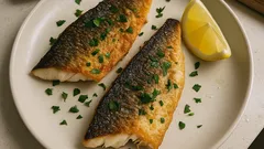 Lubina en freidora de aire: jugosa por dentro y con la piel doradita