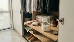 Para qué sirve poner sal gruesa con romero en un frasco y dónde sí funciona en casa